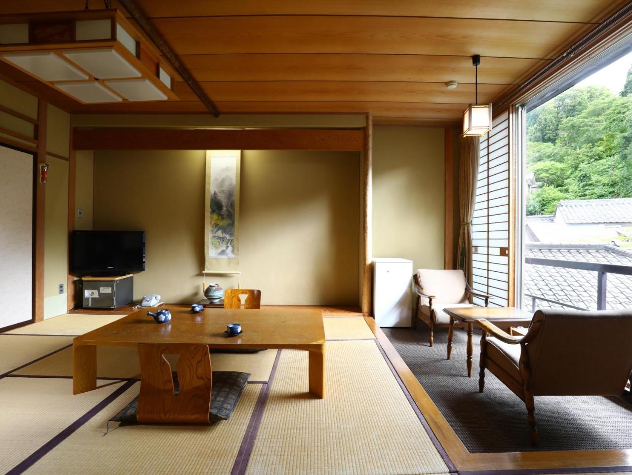 Besshoonsen Nanjyo Ryokan Ueda Buitenkant foto